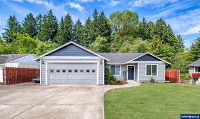 (private lake, pond, creek) Home For Sale in Sweet Home Oregon