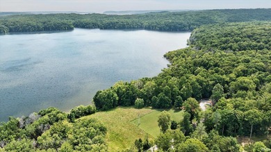 Enjoy lake living with this cozy cabin-style home on beautiful - photo 44