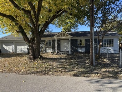 Mirror Lake Home Sale Pending in Vincennes Indiana