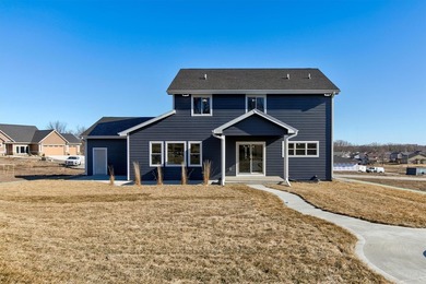 This beautiful 2-story home features 5 bedrooms, 3.5 bathrooms - photo 2