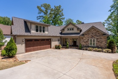 140' of Lake Keowee Living on a Protected Deep Water Bay - photo 4