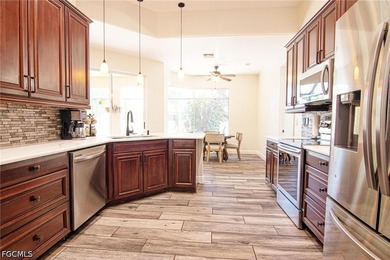 Welcome to this beautifully maintained pool home, ideally - photo 4