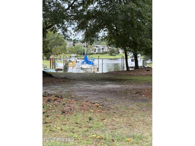 Neuse River Lot For Sale in New Bern North Carolina