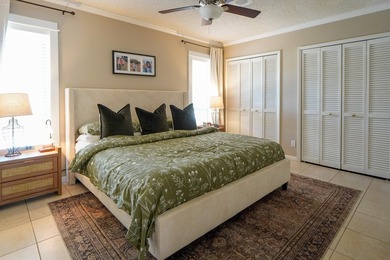 Welcome to this charming single-story residence in the Willows - photo 11