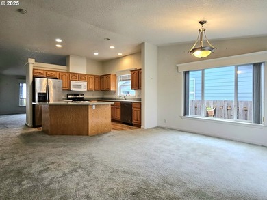 Welcome to your new luxury lifestyle in the luxurious Emerald - photo 11