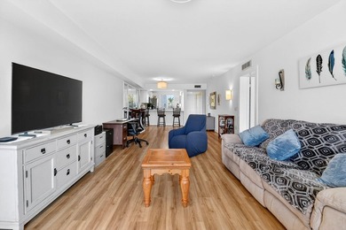 Spacious, investor friendly 3rd floor renovated and move in - photo 12