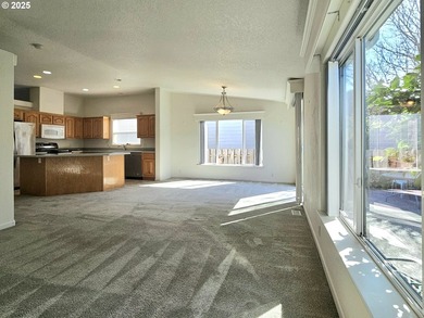 Welcome to your new luxury lifestyle in the luxurious Emerald - photo 14
