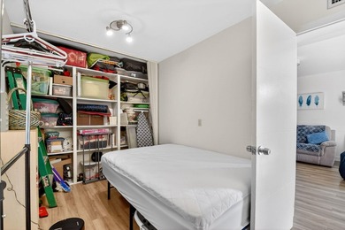 Spacious, investor friendly 3rd floor renovated and move in - photo 18