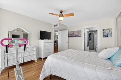 Spacious, investor friendly 3rd floor renovated and move in - photo 19