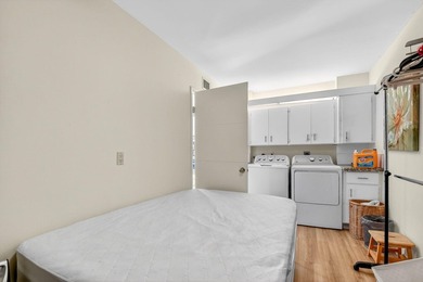 Spacious, investor friendly 3rd floor renovated and move in - photo 20