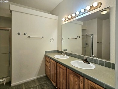 Welcome to your new luxury lifestyle in the luxurious Emerald - photo 23