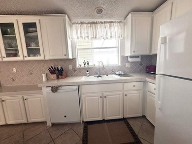 This charming 1544 square foot Manufactured Home at Bonita Terra - photo 3