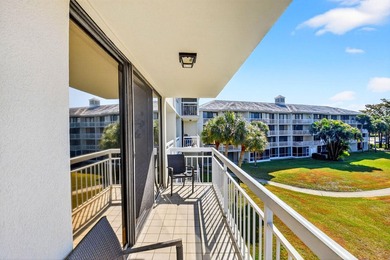 Spacious, investor friendly 3rd floor renovated and move in - photo 41