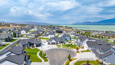 Some homes ask you to imagine what they'll become. This one lets - photo 2
