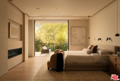 Set at the end of a private cul-de-sac in the Hollywood Hills - photo 13