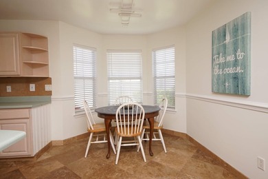 Beautiful home close to the white sandy beaches, military bases - photo 14