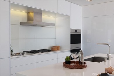 Welcome to coastal luxury redefined. Perfectly positioned - photo 14