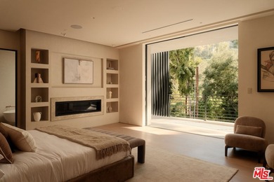 Set at the end of a private cul-de-sac in the Hollywood Hills - photo 18