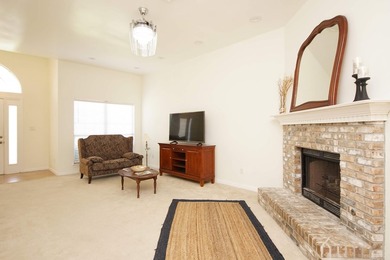 Beautiful home close to the white sandy beaches, military bases - photo 21