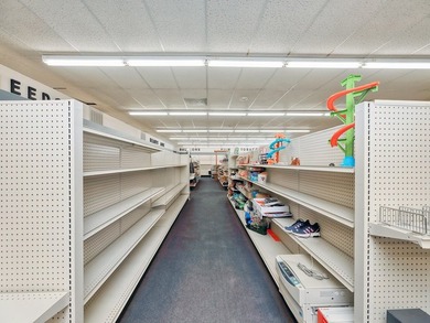 Welcome to 546 E Savannah Street - a high-visibility commercial - photo 22