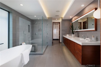 Welcome to coastal luxury redefined. Perfectly positioned - photo 22