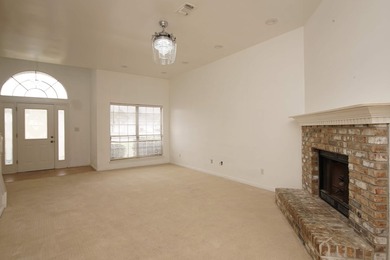 Beautiful home close to the white sandy beaches, military bases - photo 23
