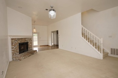 Beautiful home close to the white sandy beaches, military bases - photo 24
