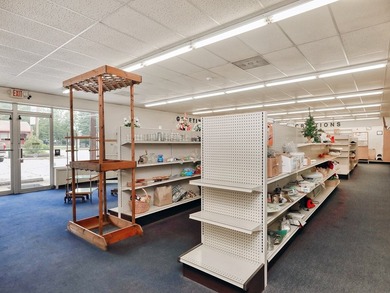 Welcome to 546 E Savannah Street - a high-visibility commercial - photo 25
