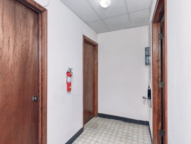 Welcome to 546 E Savannah Street - a high-visibility commercial - photo 26