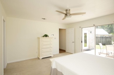 Beautiful home close to the white sandy beaches, military bases - photo 32