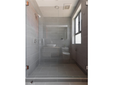 Welcome to coastal luxury redefined. Perfectly positioned - photo 35