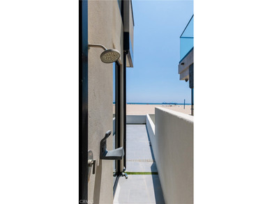 Welcome to coastal luxury redefined. Perfectly positioned - photo 38