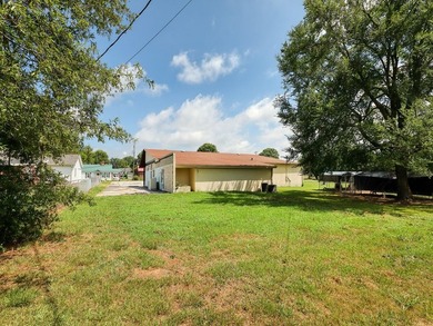 Welcome to 546 E Savannah Street - a high-visibility commercial - photo 40