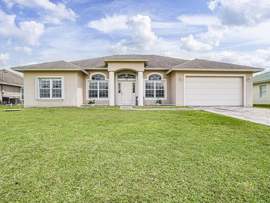Must-see beautiful 4BR/3BA/2-car garage home with office - photo 3