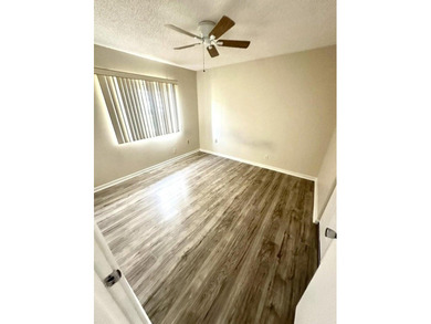 Very nice 2 Bedroom 2 Bath Villa, located very quiet and - photo 11