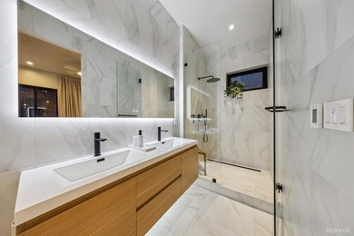 Built in 2022 and offered fully furnished, this mountain-modern - photo 26