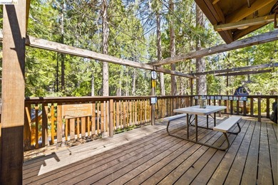 This cozy cabin comes fully furnished and move-in ready! This - photo 7