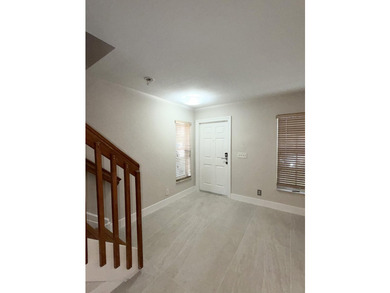 Beautifully updated corner-unit townhome in the desirable Summit - photo 4