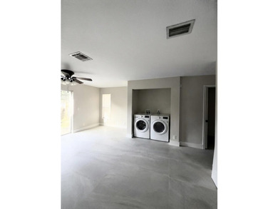 Beautifully updated corner-unit townhome in the desirable Summit - photo 10