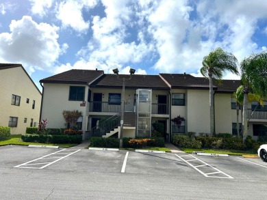 (private lake, pond, creek) Condo For Sale in Lake Worth Florida