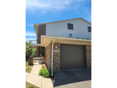 Lake Condo For Sale in West Bloomfield, Michigan