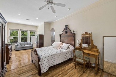 Tucked away in a secluded setting, this impressive three-bedroom - photo 16