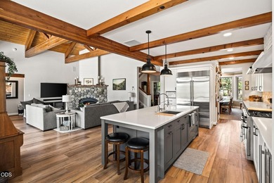 Don't miss out; tucked into a pine canopy overlooking Aspen - photo 16