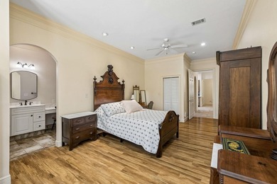 Tucked away in a secluded setting, this impressive three-bedroom - photo 17