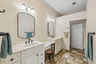 Tucked away in a secluded setting, this impressive three-bedroom - photo 18