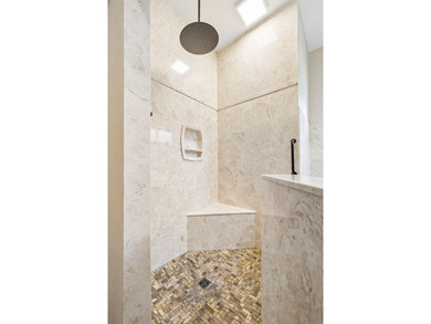 Tucked away in a secluded setting, this impressive three-bedroom - photo 19