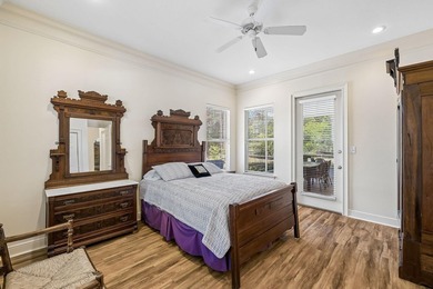 Tucked away in a secluded setting, this impressive three-bedroom - photo 21