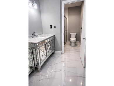 Welcome home! Fully renovated luxury patio home stands far above - photo 21