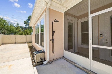 Tucked away in a secluded setting, this impressive three-bedroom - photo 28