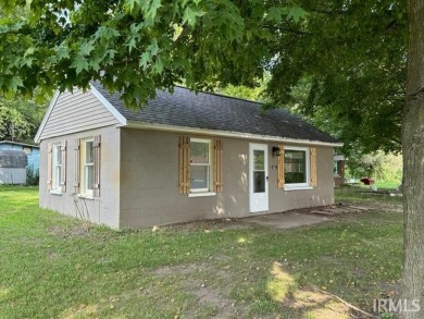 Palestine Lake Home For Sale in Mentone Indiana